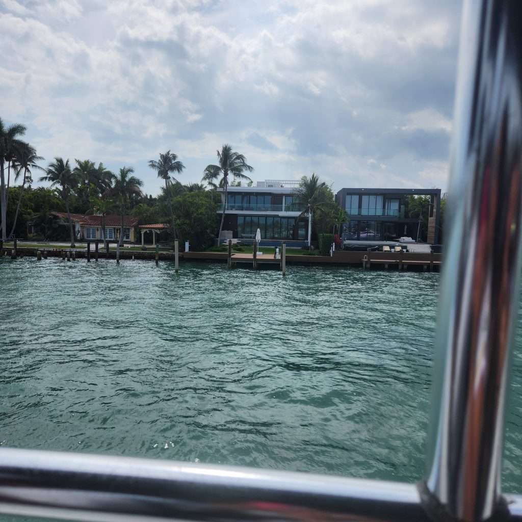 Boat tour Miami